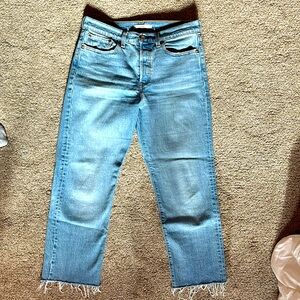 LEVI'S Wedgie Straight Medium wash jeans with raw hem size 28